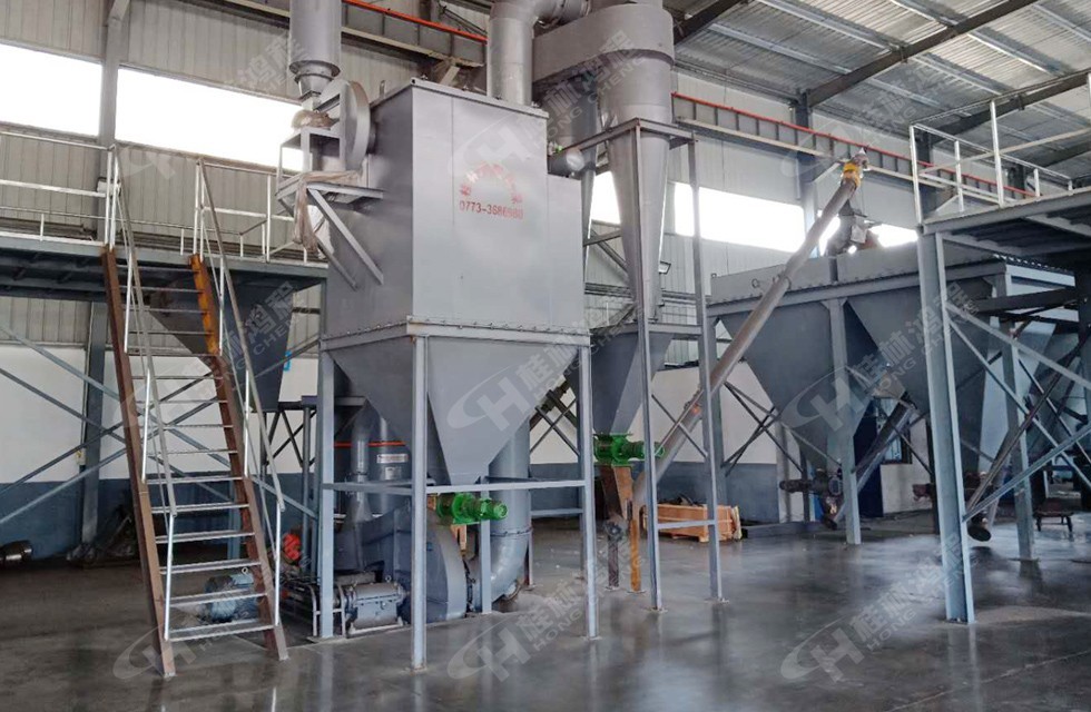 五氧化二矾R3220雷蒙磨粉机河南安阳客户干净整洁无法车间 产量达3吨 五氧化二矾R3220雷蒙磨粉机河南安阳客户干净整洁无法车间 产量达3吨