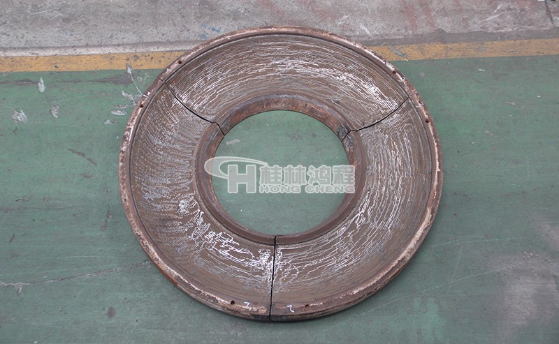 立磨堆焊修复 立磨堆焊 磨盘堆焊 桂林鸿程
