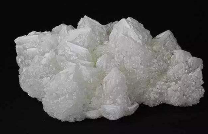 高岭土尾矿的应用,高岭土尾矿综合利用渠道芒硝矿打石粉机器