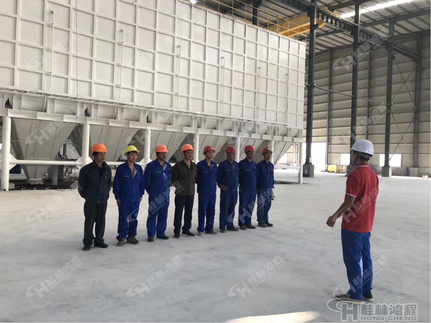 桂林鸿程人造石生产线003号EPC项目总包设备安装现场