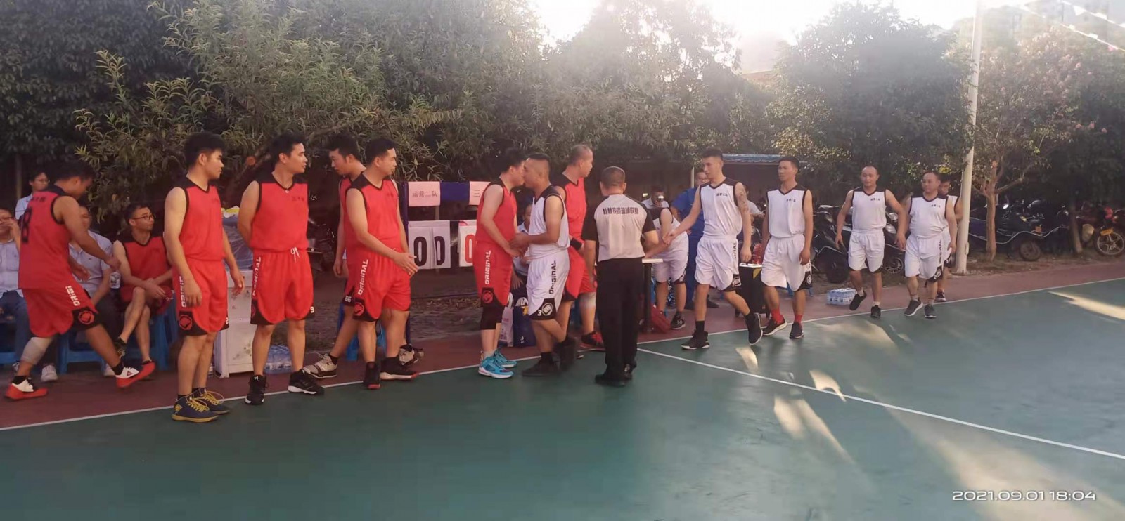 桂林鸿程秋季篮球赛半决赛火热来袭! 桂林鸿程秋季篮球赛半决赛火热来袭!