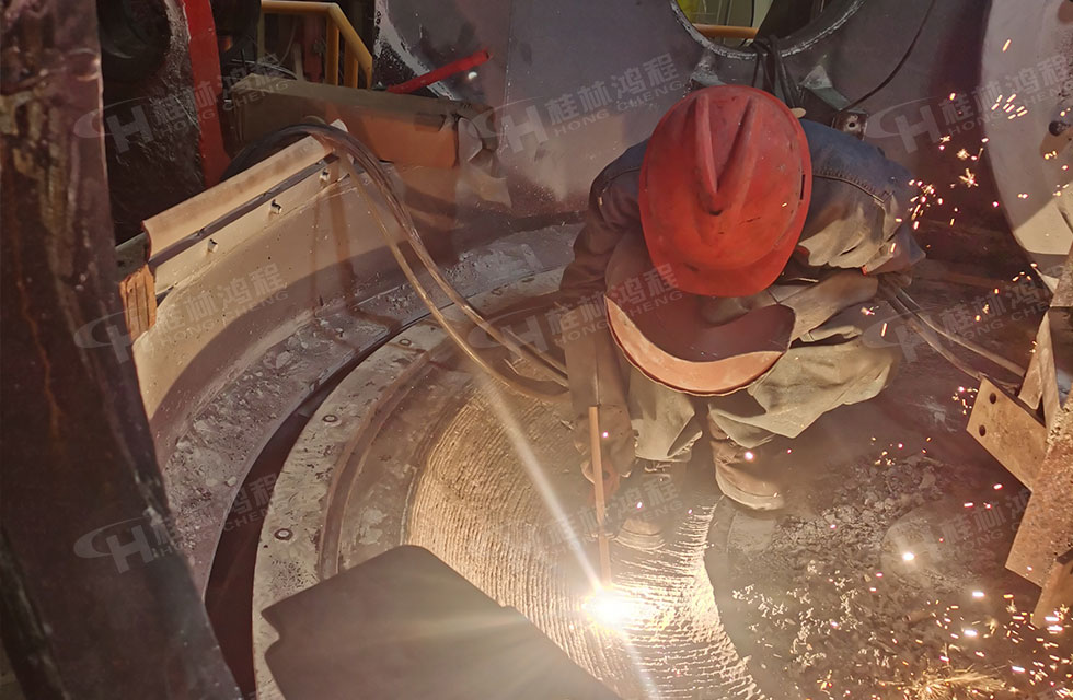 点赞！鸿程榜样！无惧炙烤，追求卓越，实现服务“超预期”