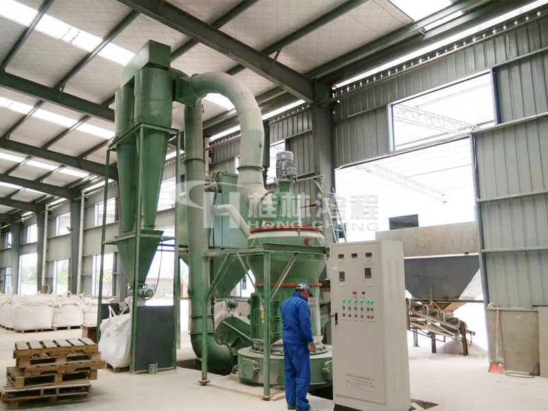 小型雷蒙磨粉设备图片之小型500目雷蒙磨粉设备福建客户现场