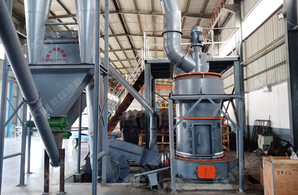 石油焦粉生产线鸿程R型雷蒙磨粉机 产量达3吨