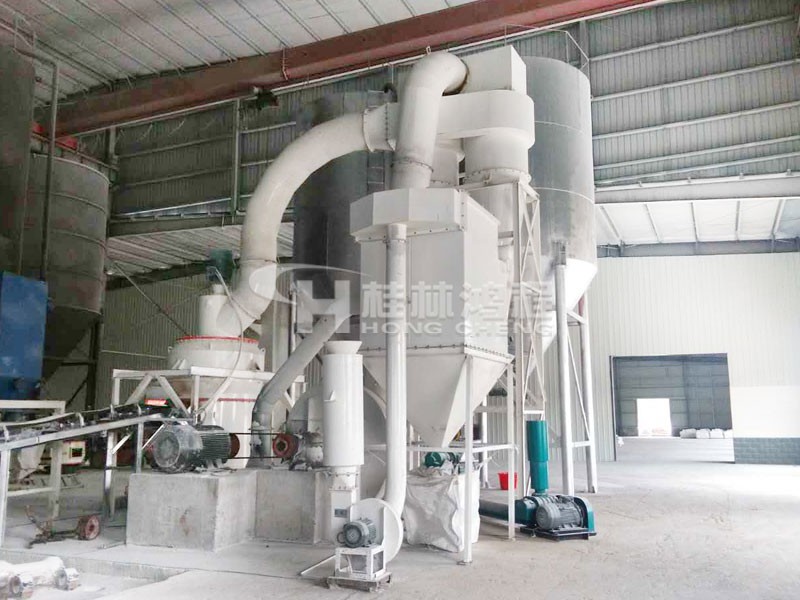 HC1500石灰石雷蒙磨粉机现场 HC1500石灰石雷蒙磨粉机现场