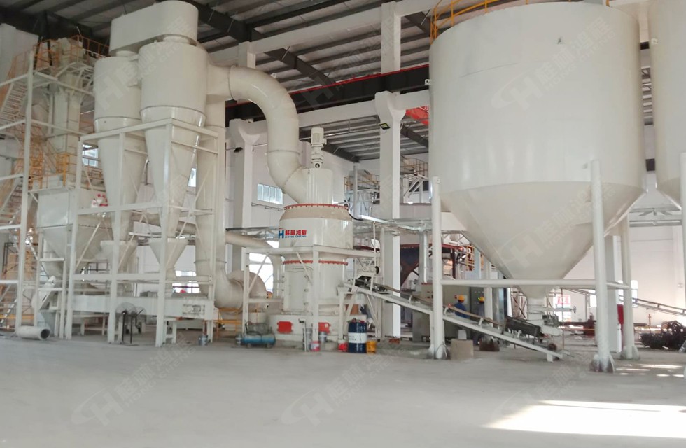 硼矿粉磨机 硼矿粉磨机