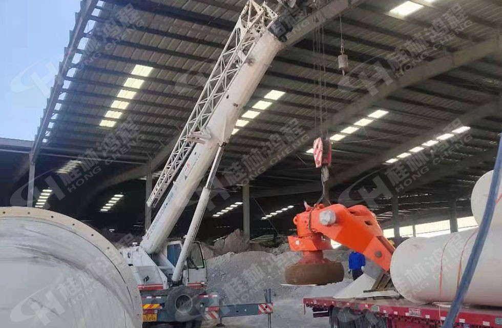 1621234012552651.jpg 2021-5-17-高岭土立磨第5台抵达客户现场-超牌-9.jpg